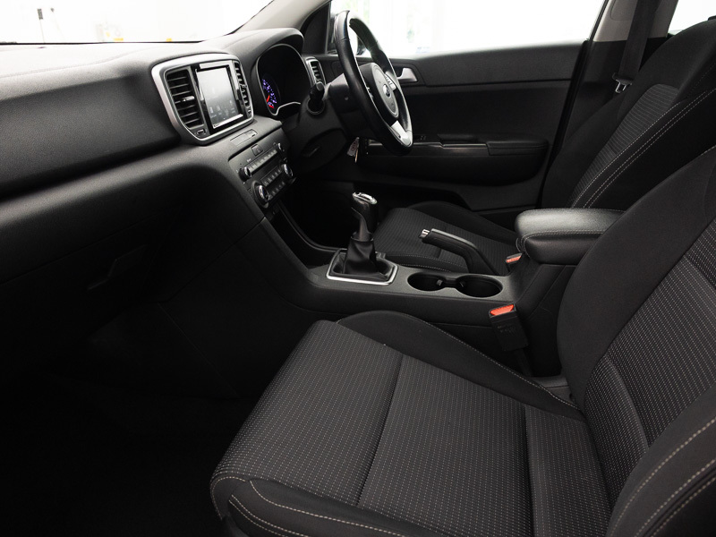Kia Sportage 1.6 Gdi 1 Suv White #5