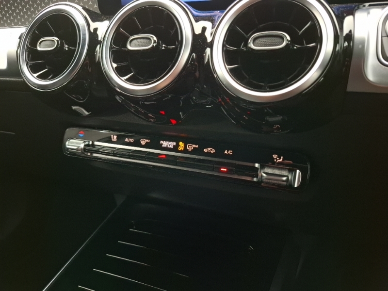 Mercedes-Benz GLB Class 2.0 Glb200d Amg Line Executive Suv 8G Silver #16