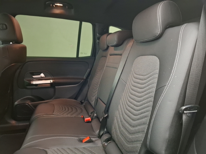 Mercedes-Benz GLB Class Glb 200 Sport Executive 7G-tronic Black #6