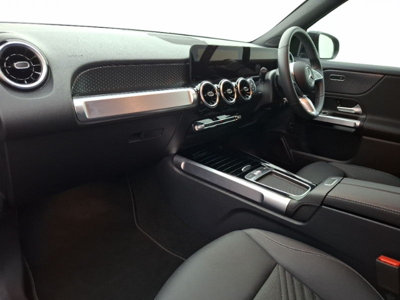Mercedes-Benz GLB Class Glb 200 Sport Executive 7G-tronic Black #5
