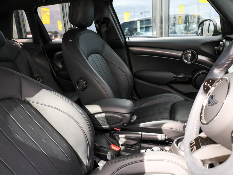 Mini Hatch 1.5 Cooper Exclusive Premium SY72VLF Black #6