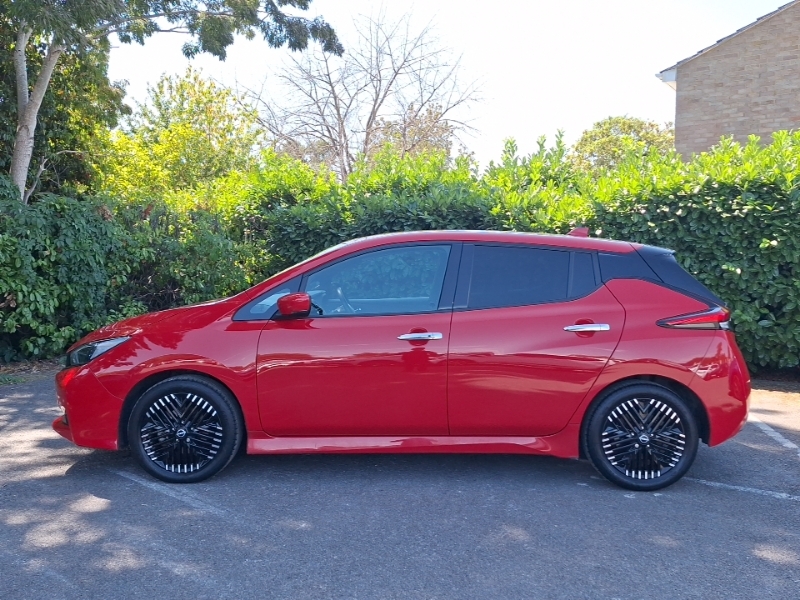 Nissan Leaf 110Kw N-connecta 39Kwh Red #4