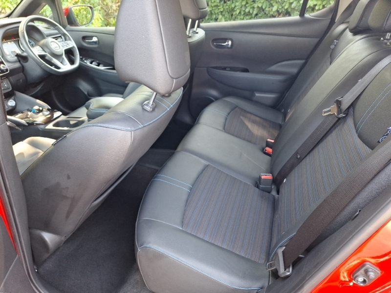 Nissan Leaf 110Kw N-connecta 39Kwh Red #6