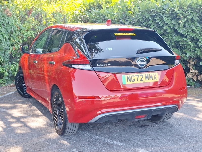 Nissan Leaf 110Kw N-connecta 39Kwh Red #2