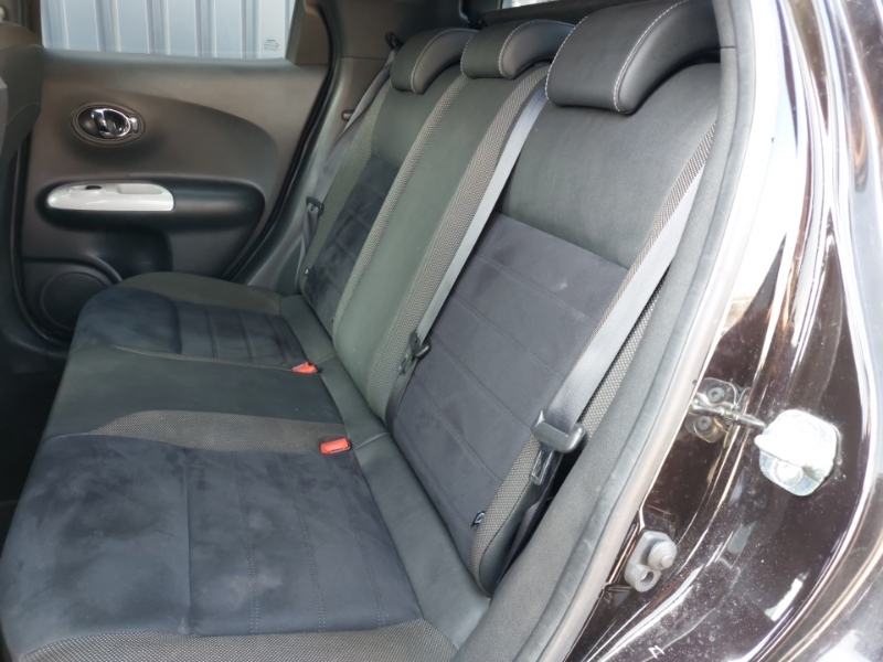 Nissan Juke 1.6 N-connecta Xtronic Black #6