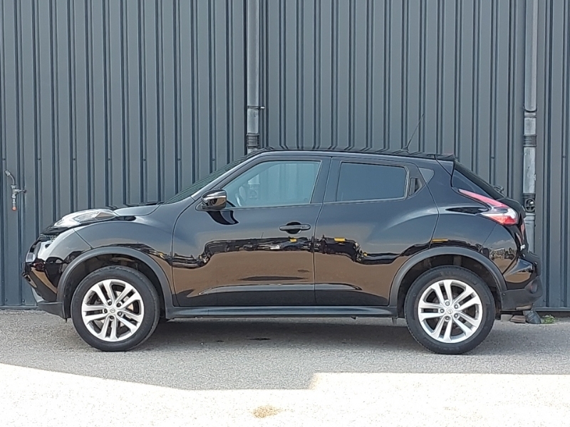 Nissan Juke 1.6 N-connecta Xtronic Black #4