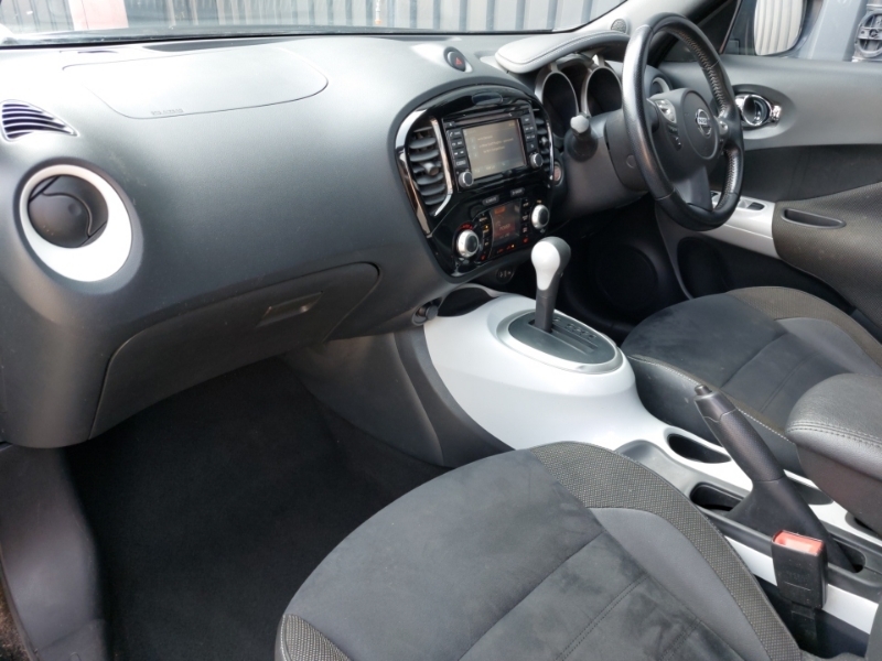 Nissan Juke 1.6 N-connecta Xtronic Black #5
