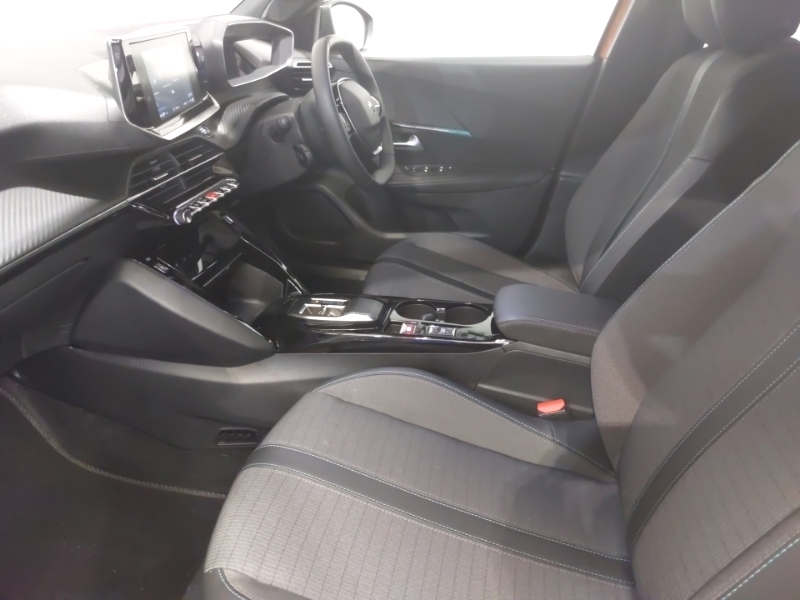 Peugeot e-2008 100Kw Allure Premium 50Kwh Orange #5