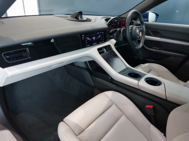 Porsche Taycan 420Kw 4S 93Kwh 5 Seat Blue #5