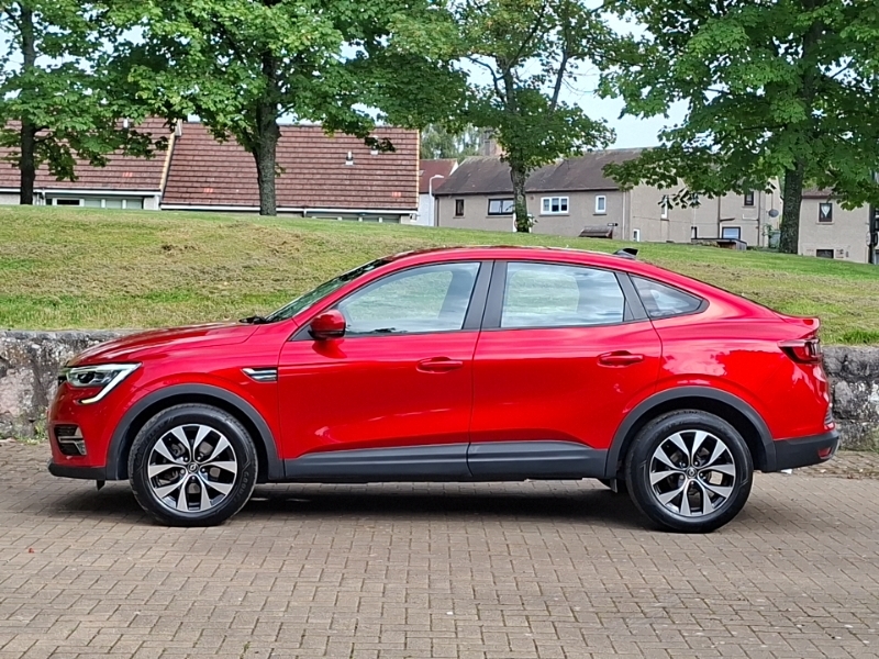 Renault Arkana 1.6 E-tech Full Hybrid 145 Evolution Red #4