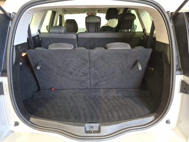 Renault Grand Scenic 1.3L Signature White #18