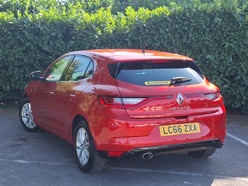 Renault Megane 1.5 Dci Dynamique Nav Red #2