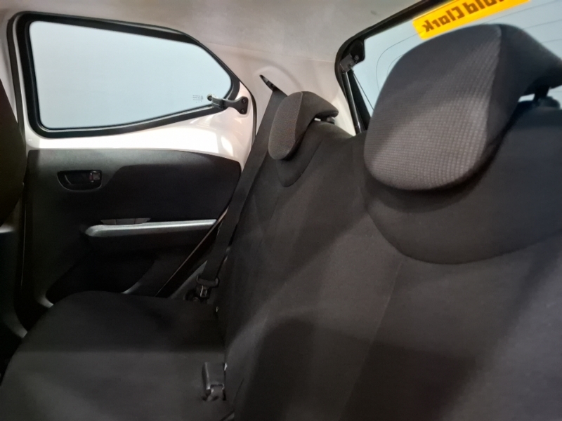 Toyota Aygo 1.0 Vvt-i X White #6