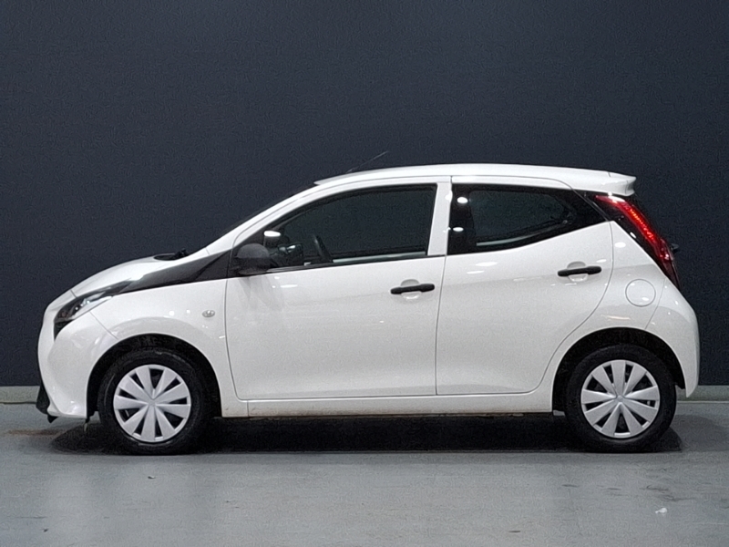 Toyota Aygo 1.0 Vvt-i X White #4