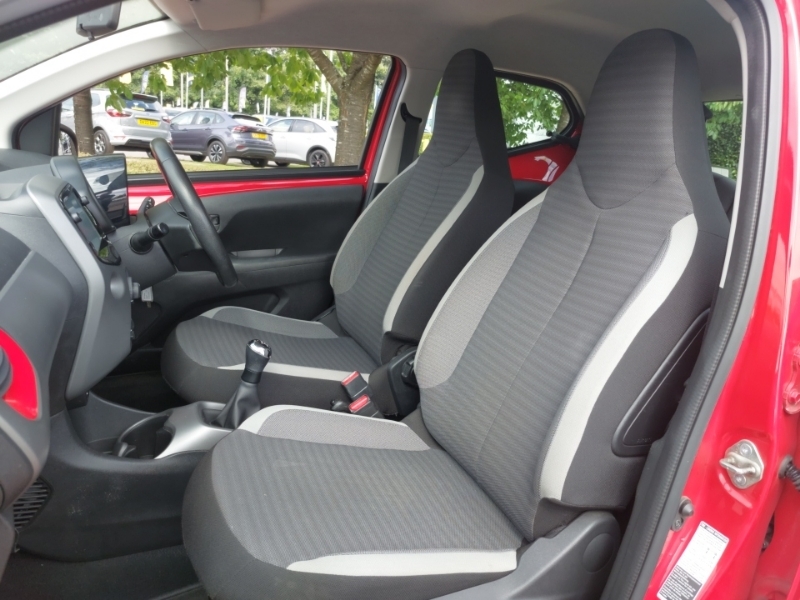Toyota Aygo 1.0 Vvt-i X-play SL20TXP Red #5