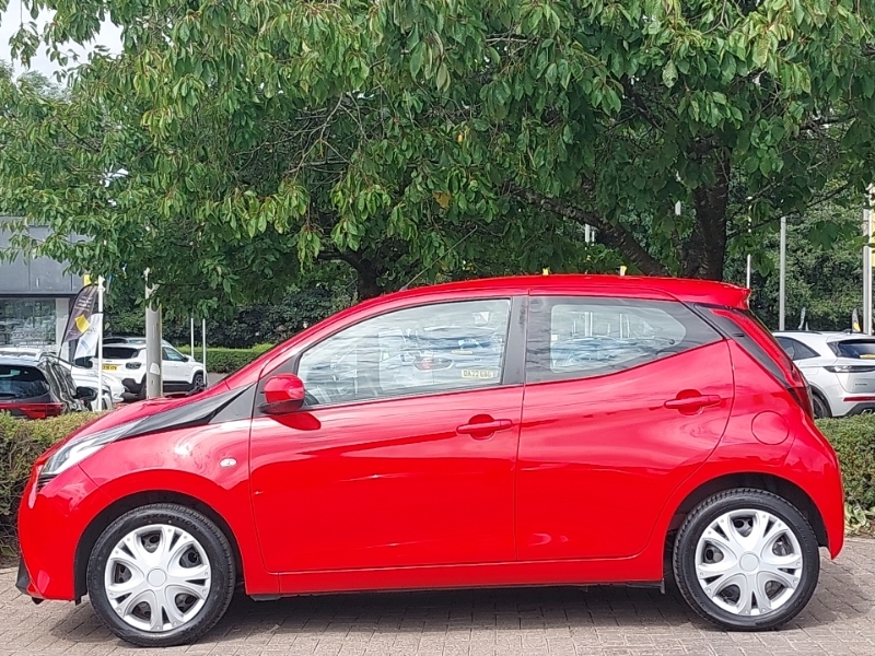 Toyota Aygo 1.0 Vvt-i X-play SL20TXP Red #4