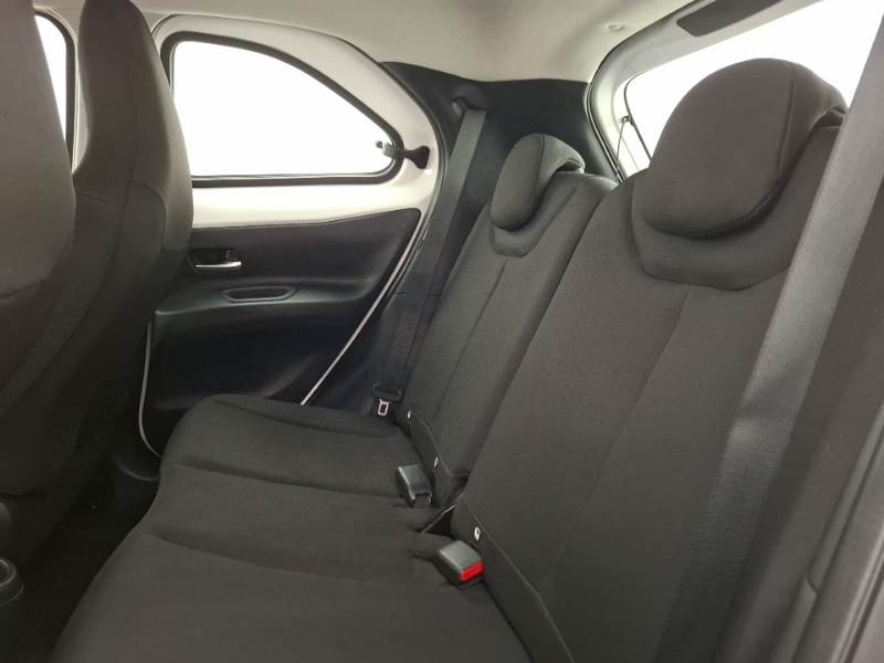 Toyota Aygo X 1.0 Vvt-i Pure White #6