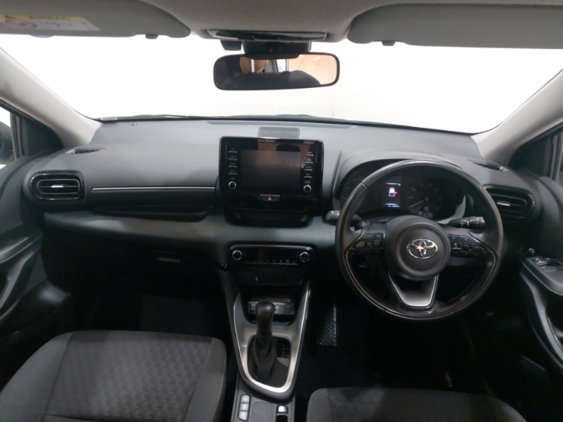 Toyota Yaris 1.5 Hybrid Icon Cvt DU23EKB White #3