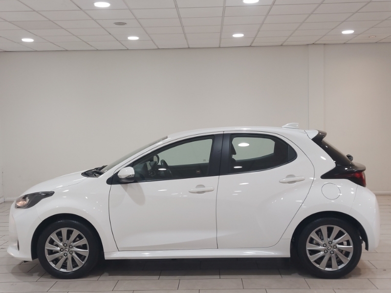 Toyota Yaris 1.5 Hybrid Icon Cvt DU23EKB White #4
