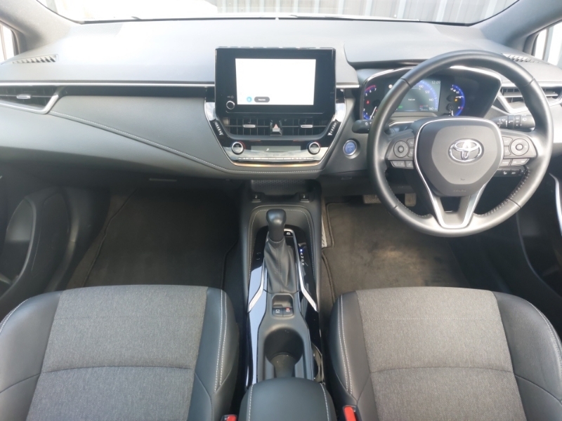 Toyota Corolla 1.8 Vvt-i Hybrid Design Cvt NG22GGO White #3