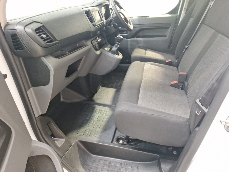 Vauxhall Vivaro 2900 1.5D 100Ps Dynamic H1 Van White #5