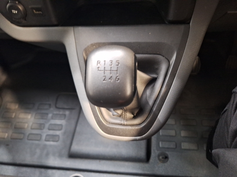 Vauxhall Vivaro 1.5 Turbo D 2700 Sportive L1 Euro 6 Ss 6Dr #16