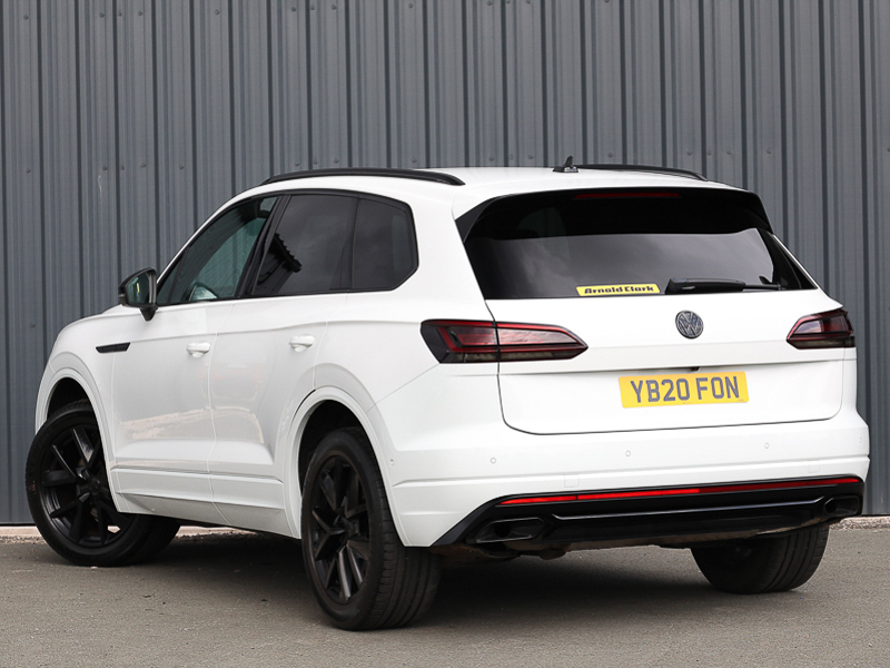 Volkswagen Touareg 3.0 V6 Tdi 4Motion R-line Tip White #2