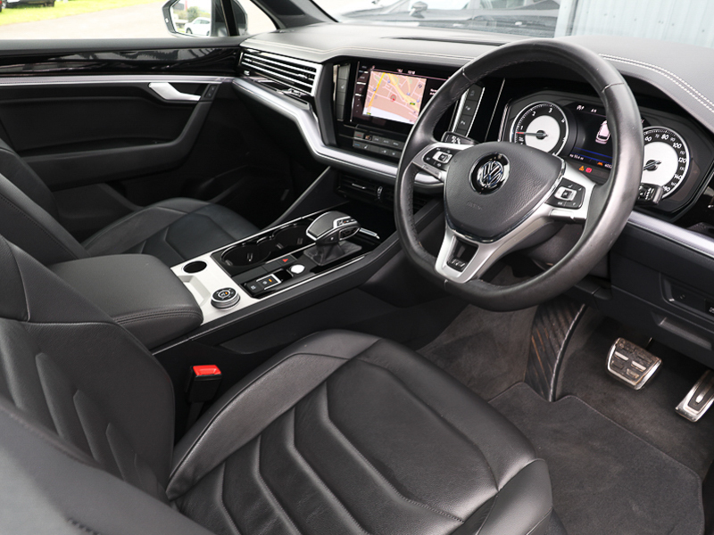 Volkswagen Touareg 3.0Tdi 231Ps Black Edition 4Motion White #14