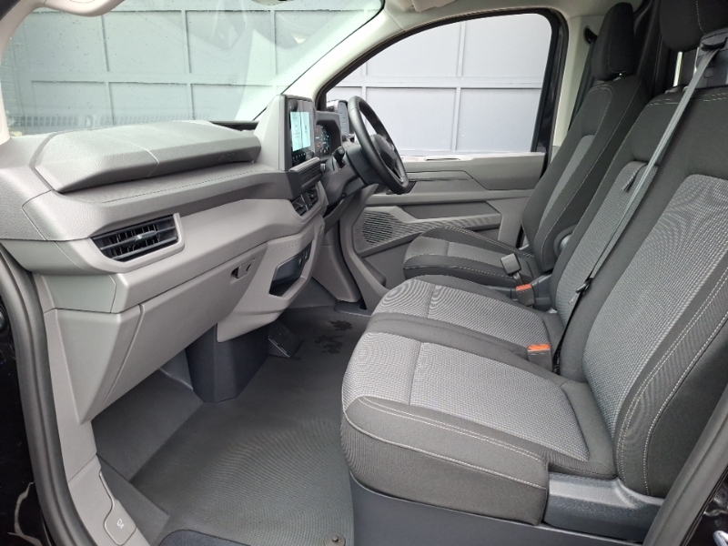 Volkswagen E-Transporter 100Kw 65Kwh Commerce Pro Van 5 Plus Black #5