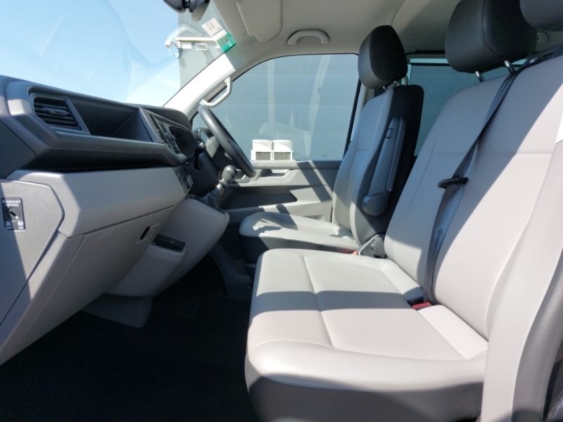 Volkswagen Transporter Shuttle 2.0 Tdi 150Ps Se Minibus Black #5