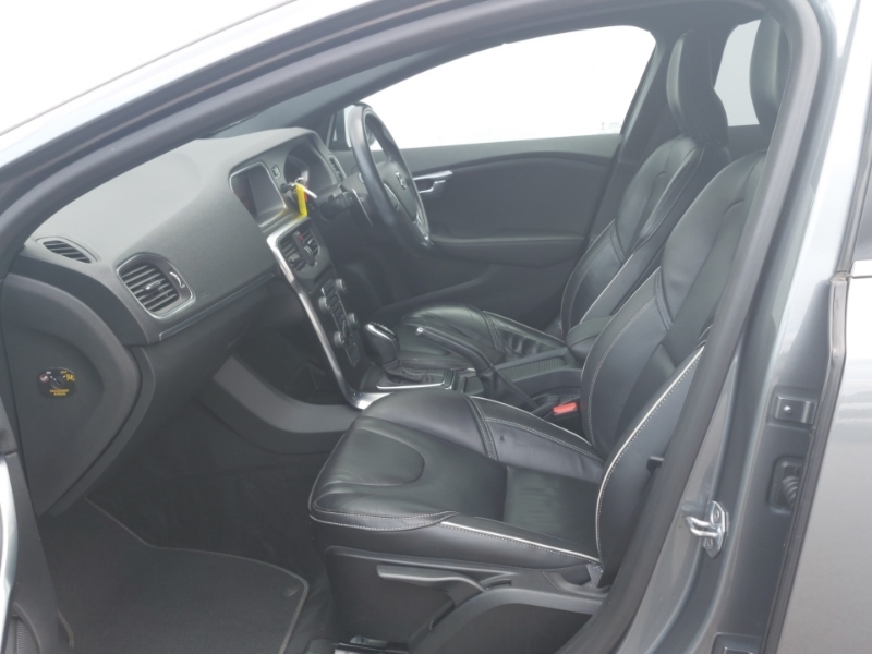 Volvo V40 T3 152 R Design Edition Geartronic Grey #5