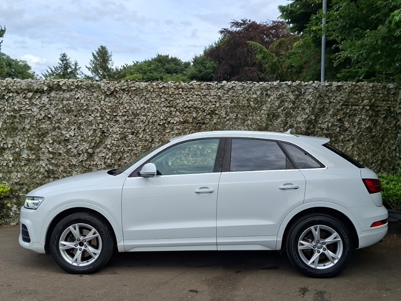 Audi Q3 2.0 Tdi Quattro Se White #4