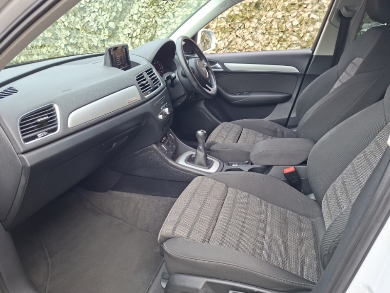 Audi Q3 2.0 Tdi Quattro Se White #5