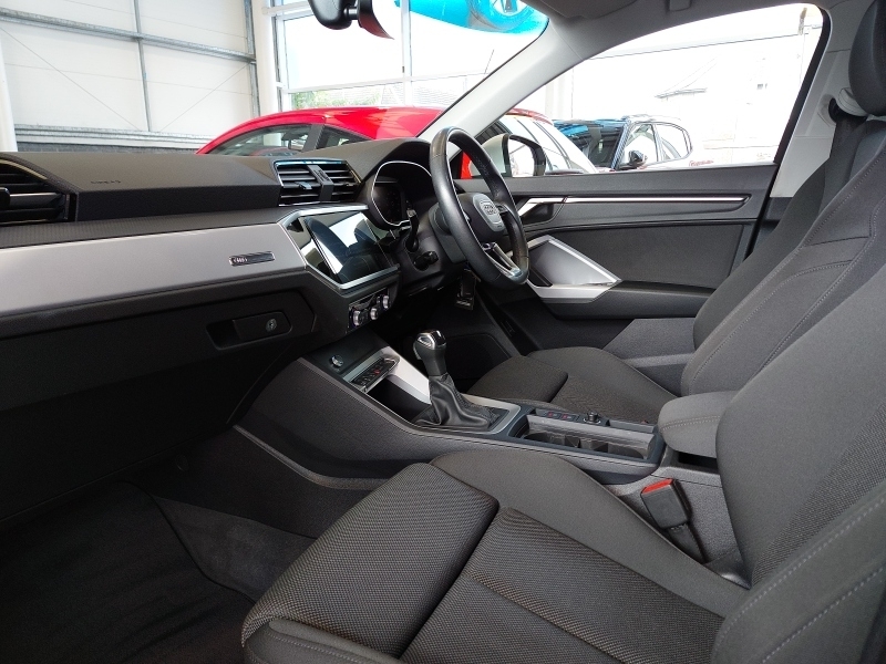 Audi Q3 35 Tfsi Sport S Tronic White #5