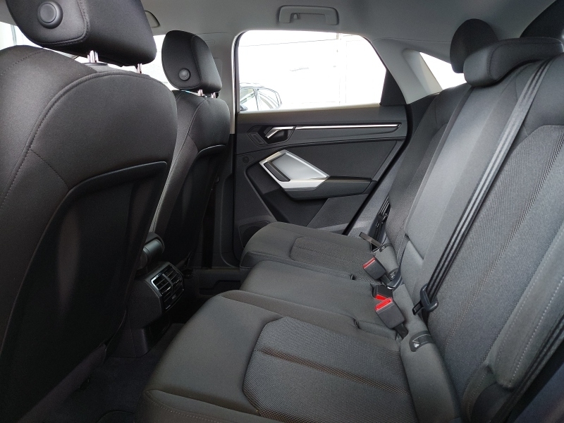 Audi Q3 35 Tfsi Sport S Tronic White #6