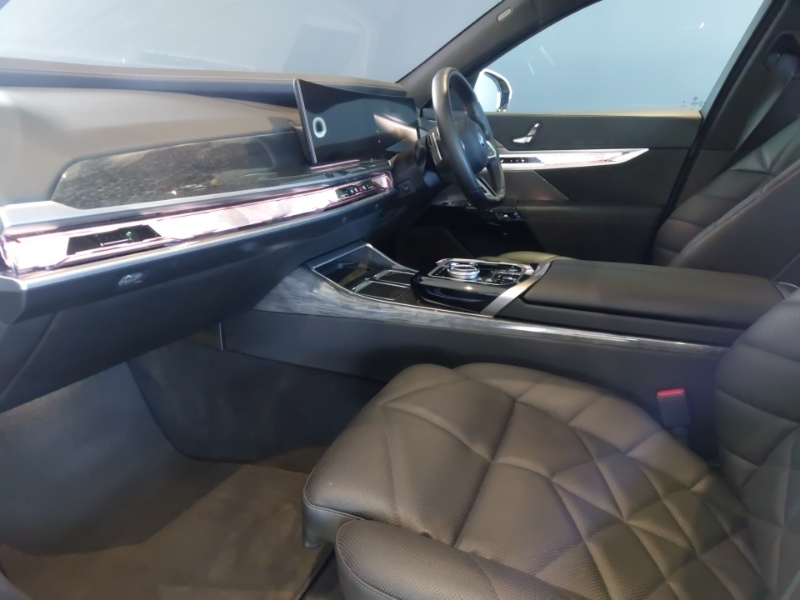 BMW i7 400Kw Xdrive60 M Sport 105.7Kwh White #5