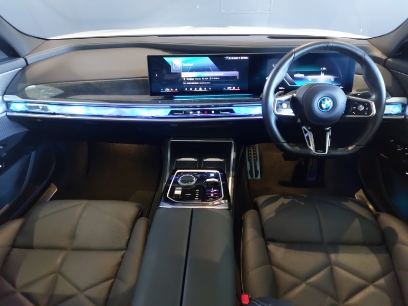 BMW i7 400Kw Xdrive60 M Sport 105.7Kwh White #3
