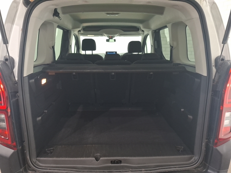 Citroen e-Berlingo 100Kw Feel XL 50Kwh 7 Seat Estate Blue #18