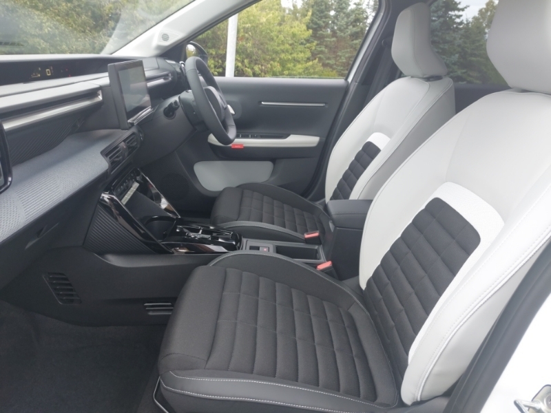 Citroen C3 Aircross 1.2 Hybrid 145 Max E-dcs6 White #5