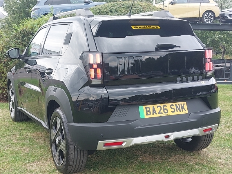 Fiat Panda 83Kw La Prima 44Kwh Black #2