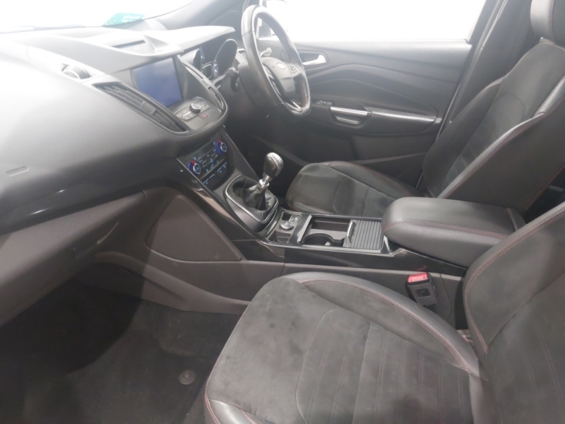 Ford Kuga 2.0 Tdci St-line 2Wd XUI5575 White #5