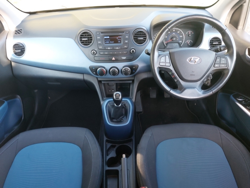 Hyundai I10 1.0 Premium Hatchback Euro 5 66 White #3