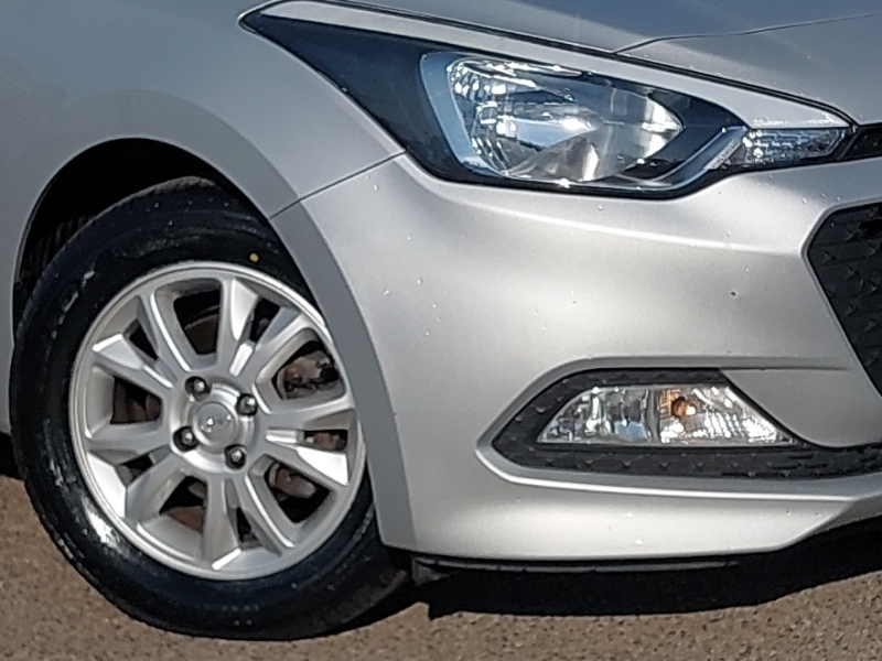 Hyundai I20 1.2 Se Coupe Euro 6 84 Ps White #20