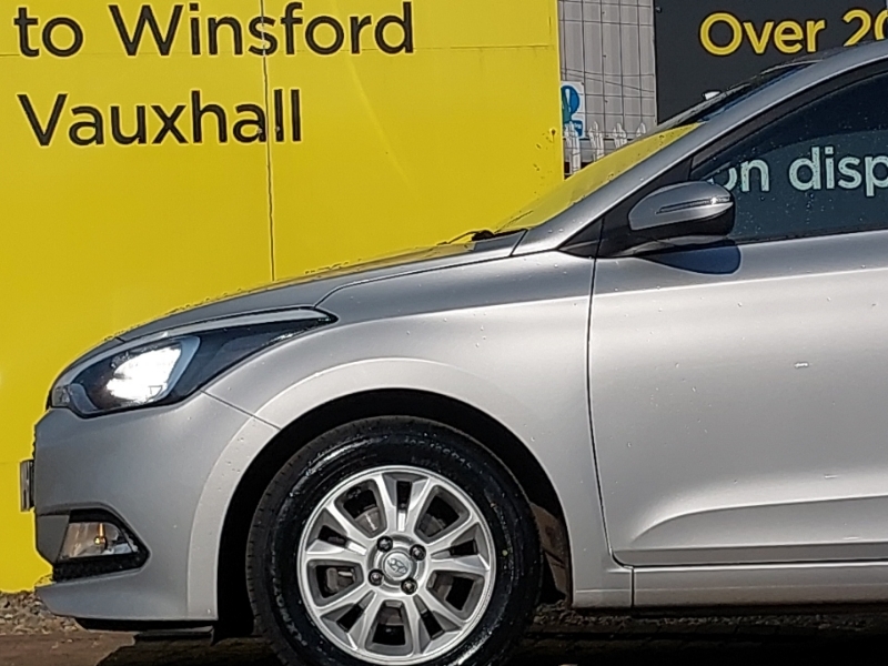 Hyundai I20 1.2 Se Coupe Euro 6 84 Ps White #19