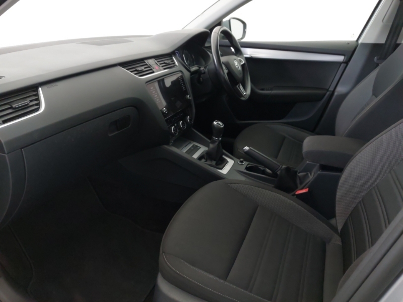 Skoda Octavia 1.6 Tdi Cr Se Drive Silver #5