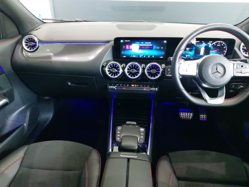 Mercedes-Benz GLA Class Gla 180 Amg Line Executive Black #3