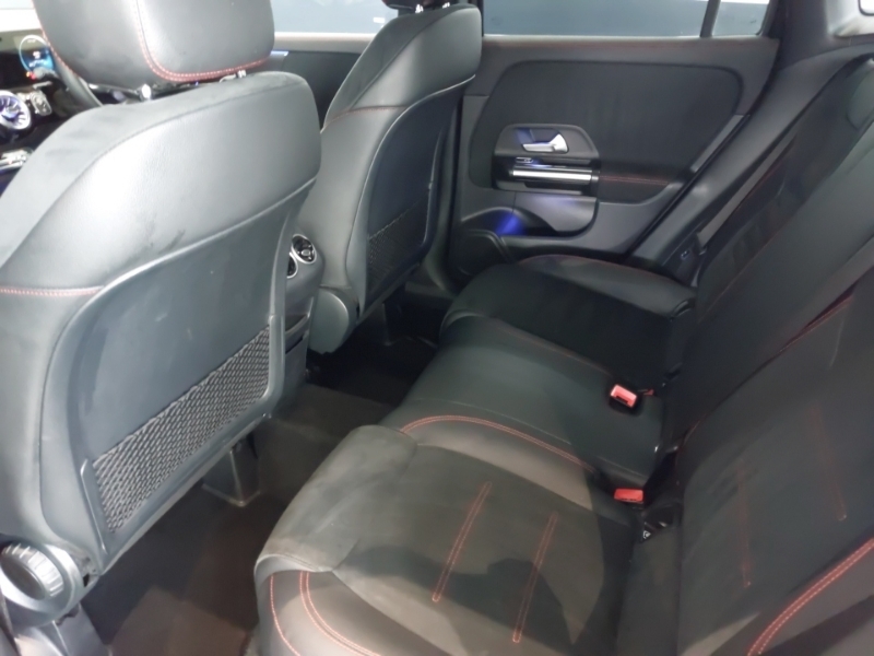 Mercedes-Benz GLA Class Gla 180 Amg Line Executive Black #6