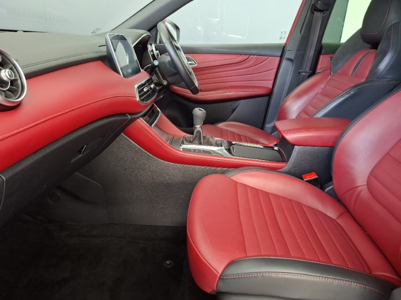 MG HS 1.5 T-gdi Exclusive Red #5