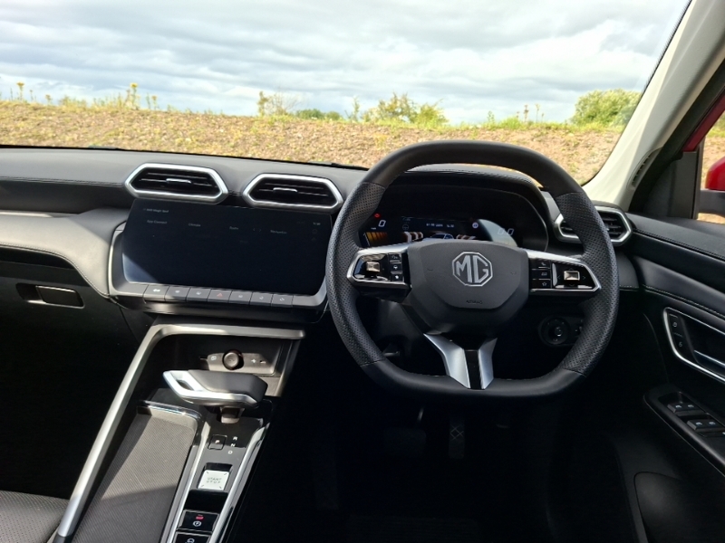 MG ZS 1.5 Hybrid Trophy Red #3