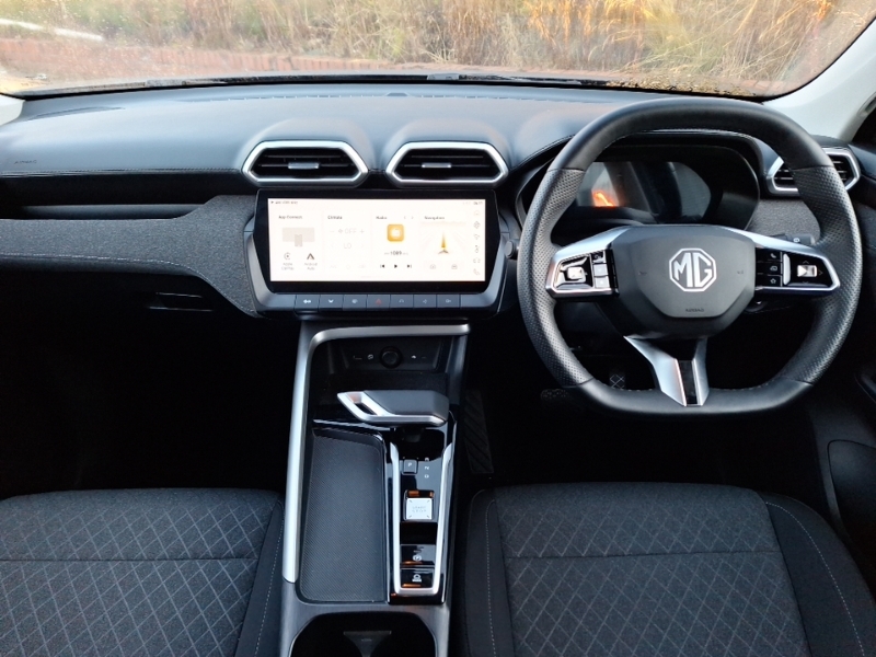 MG ZS 1.5 Hybrid Se Black #3